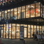 アイウェアショップ「JINS渋谷店」が5月26日にオープン