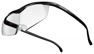ハズキルーペは安心保証の日本製、老眼鏡との併用で見えないモノもばっちり！